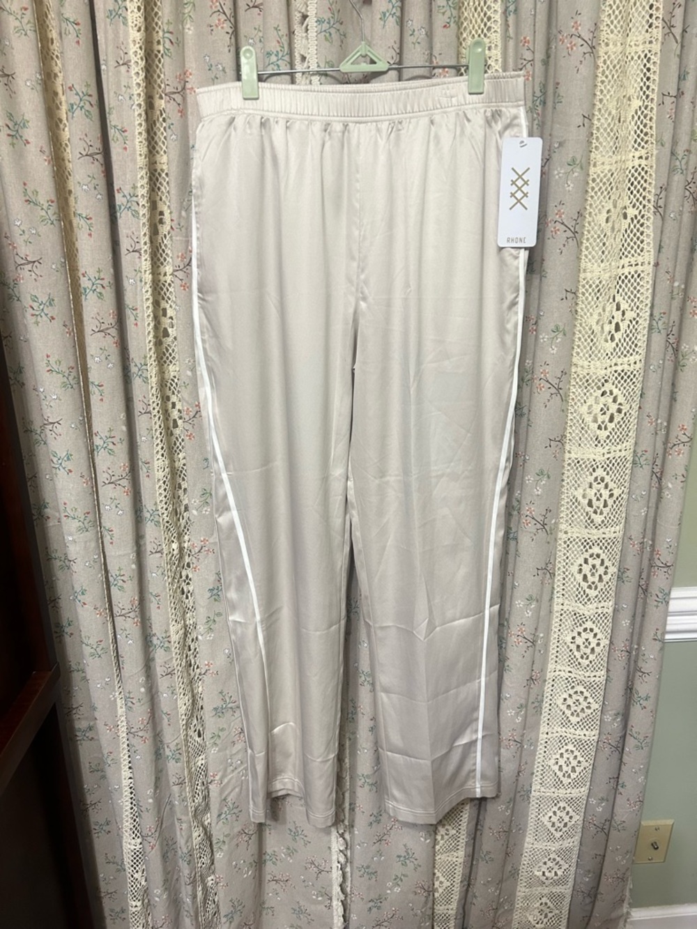 Rhône Freestyle Tracksuit Pants Stretch Satin Oats NWT Men’s M